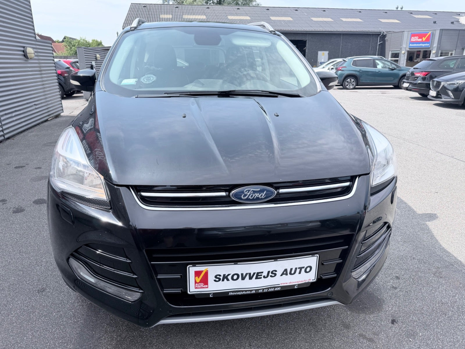 Sort Ford Kuga fra 2016