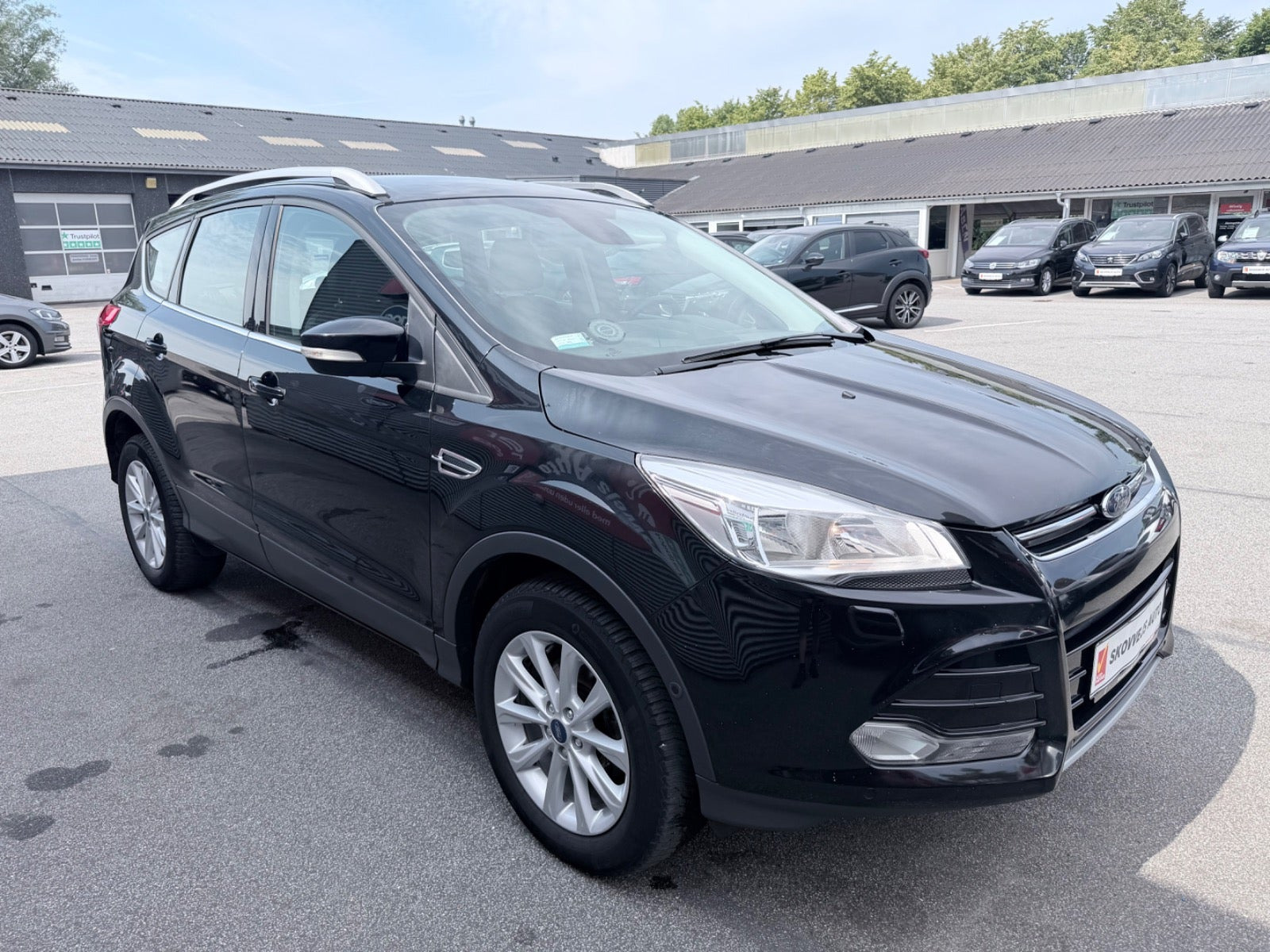 Sort Ford Kuga fra 2016