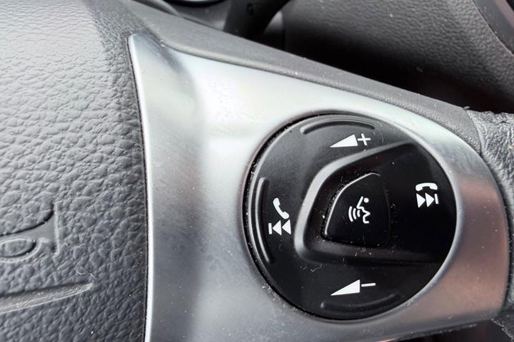 Sort Ford Kuga fra 2016