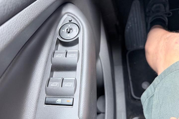 Sort Ford Kuga fra 2016