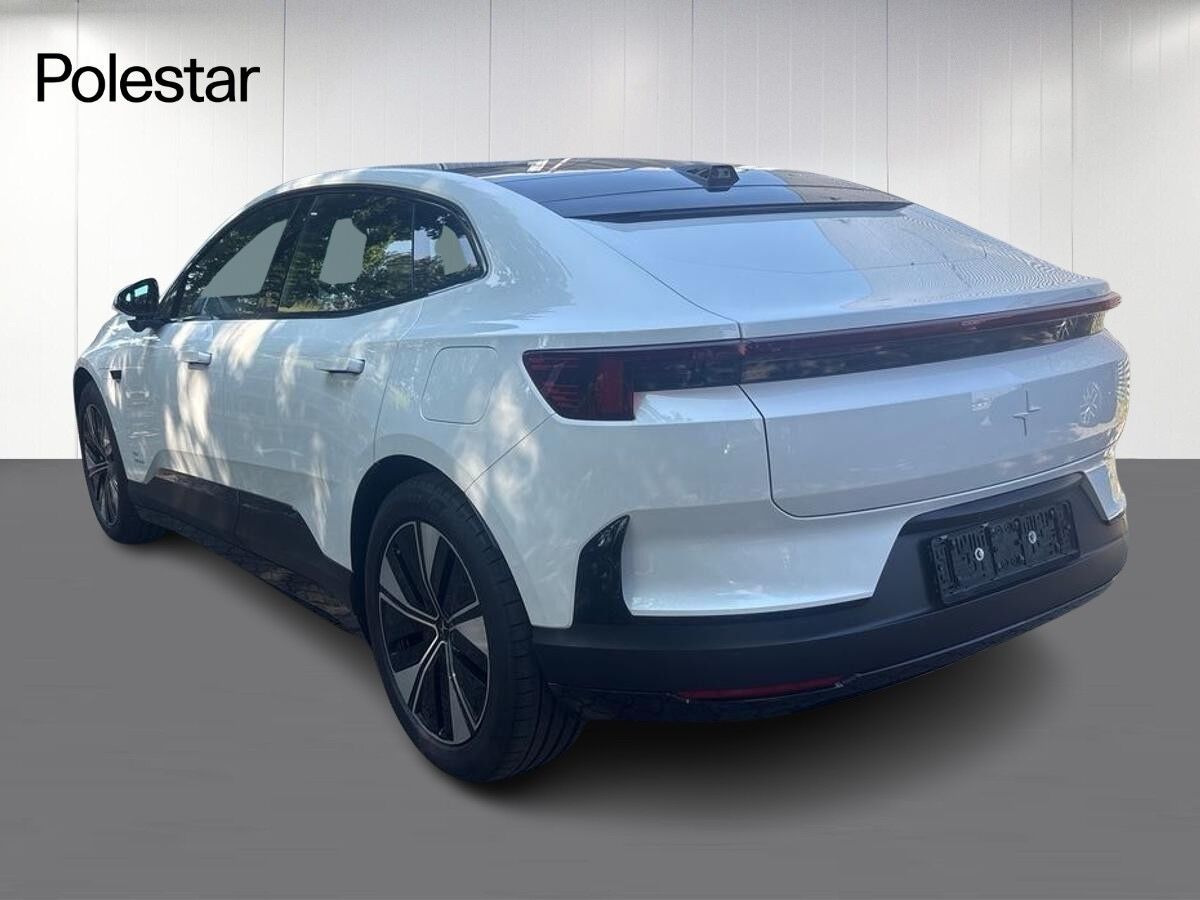 Hvid Polestar 4 fra 2025