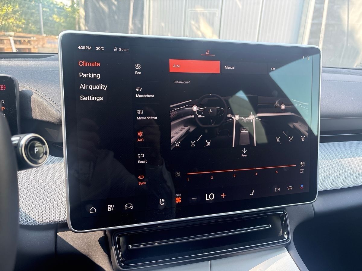 Hvid Polestar 4 fra 2025