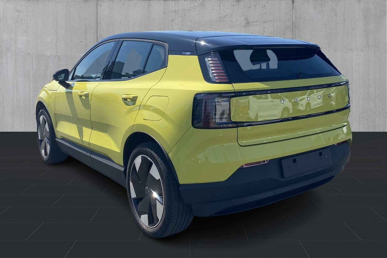 Gul Volvo EX30 fra 2024
