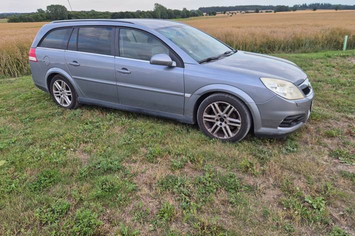 Blå Opel Vectra fra 2008