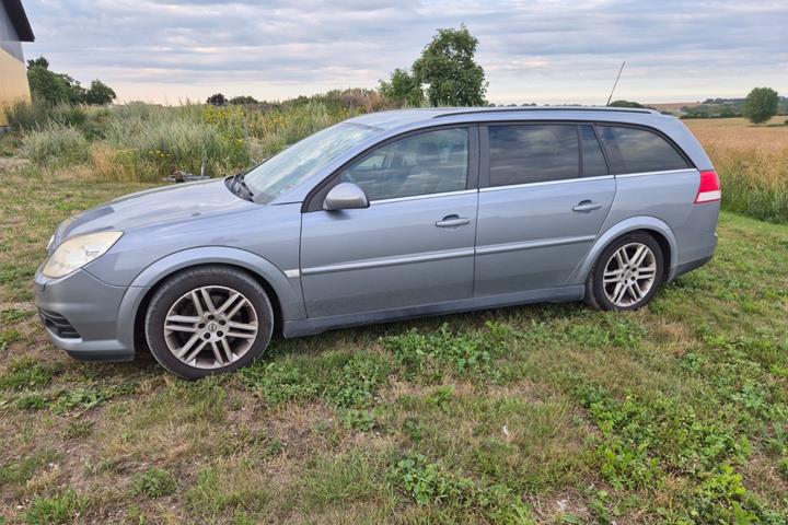 Blå Opel Vectra fra 2008