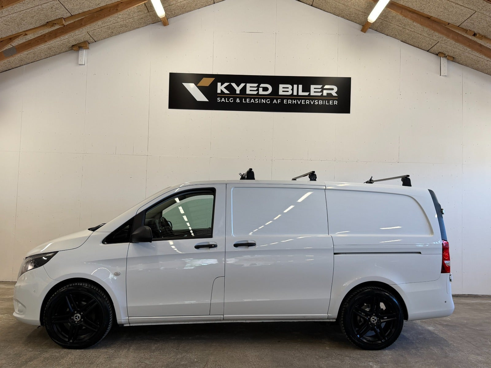 Hvid Mercedes Vito 114 fra 2020