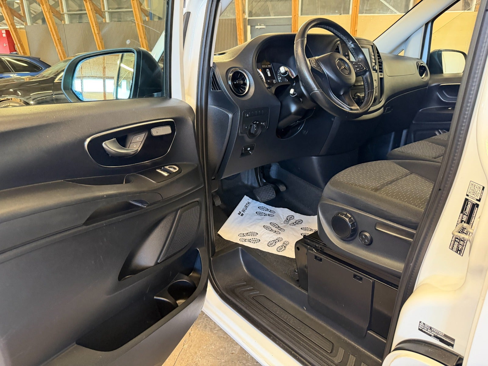 Hvid Mercedes Vito 114 fra 2020