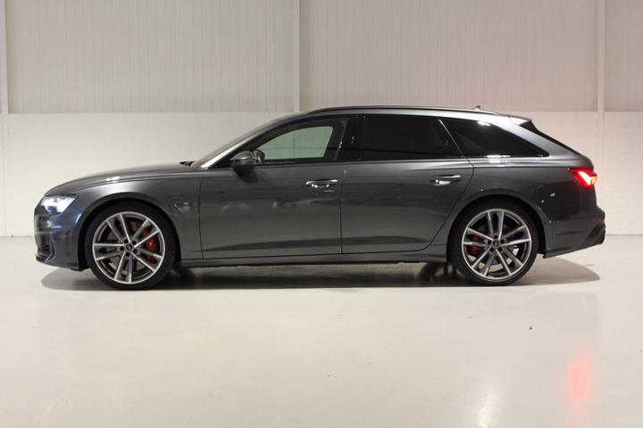 Grå Audi S6 fra 2020