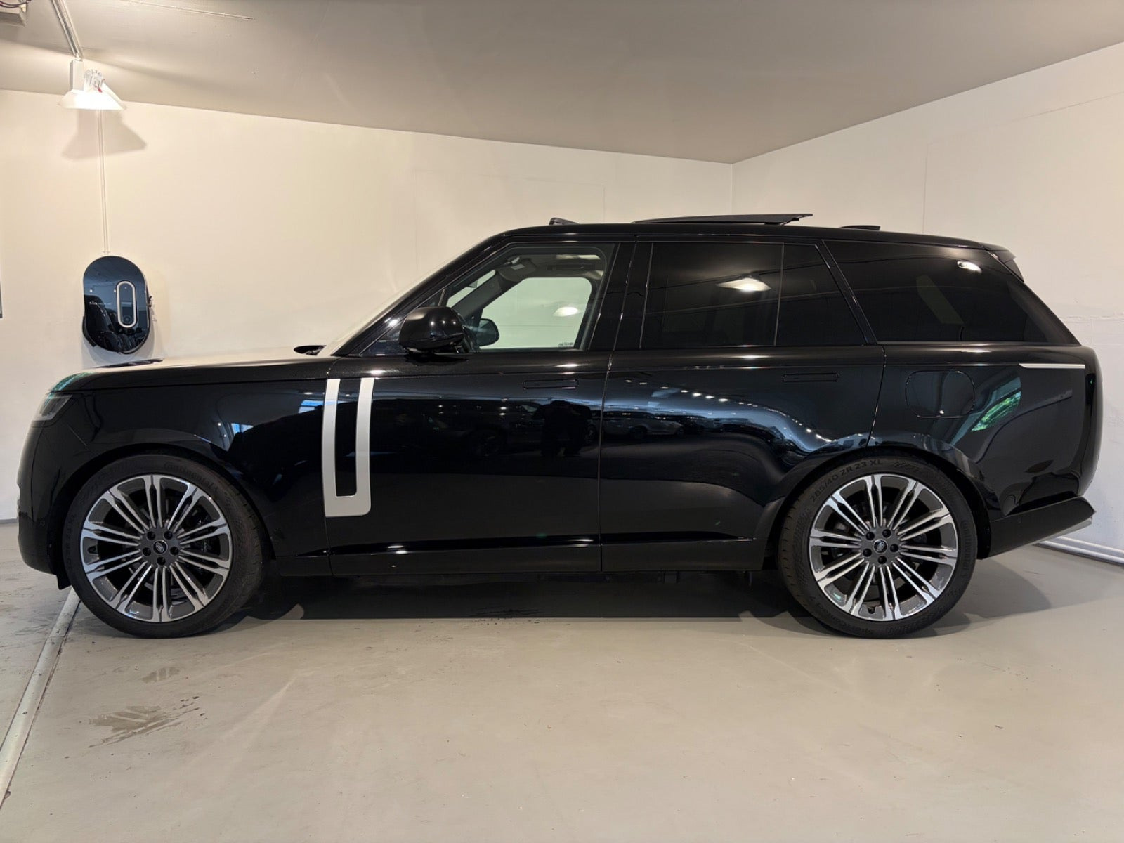 Sort Land Rover Range Rover fra 2023