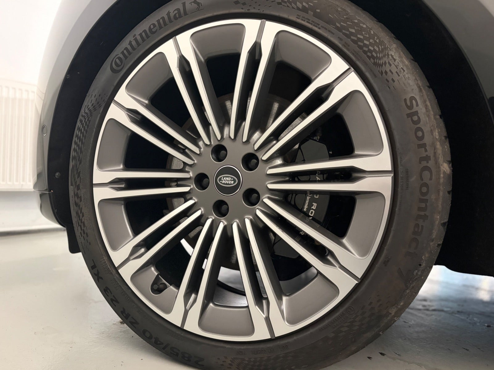 Sort Land Rover Range Rover fra 2023