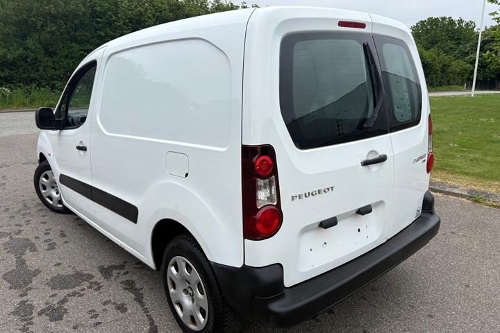 Hvid Peugeot Partner fra 2016