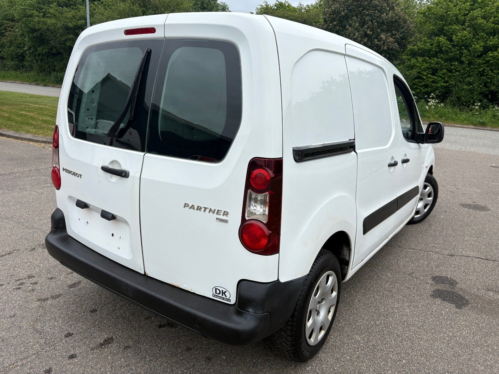 Hvid Peugeot Partner fra 2016