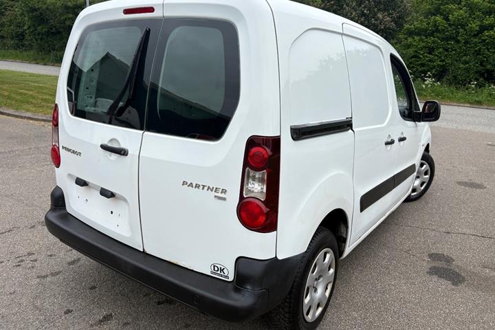 Hvid Peugeot Partner fra 2016