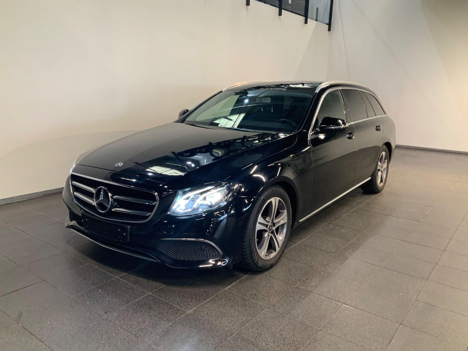 Mercedes E200 d 1,6 Avantgarde stc. aut.