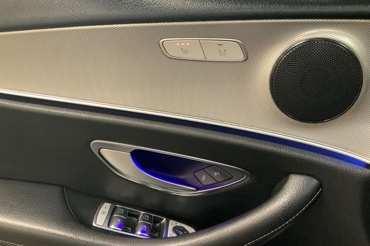 Sort Mercedes E200 d fra 2019