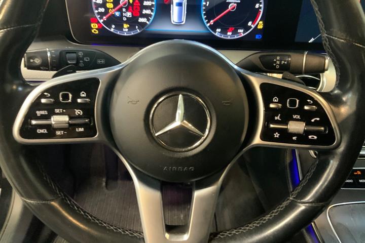 Sort Mercedes E200 d fra 2019