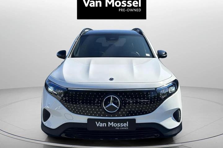 Hvid Mercedes EQB 250+ fra 2025