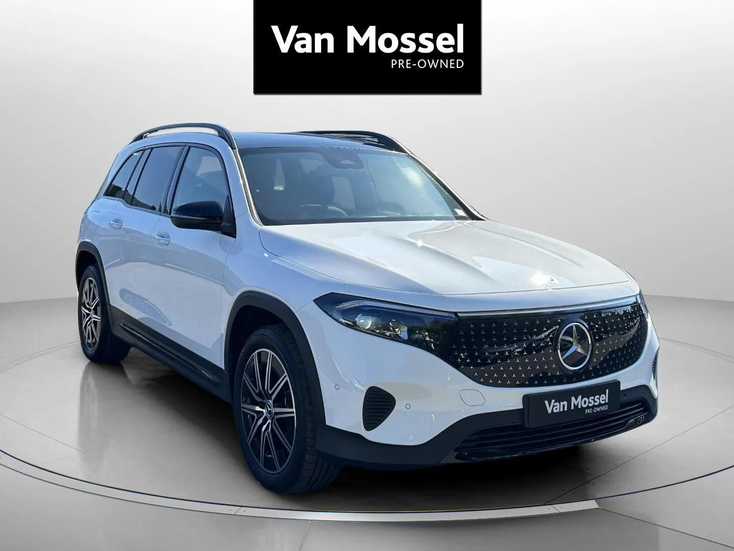 Hvid Mercedes EQB 250+ fra 2025