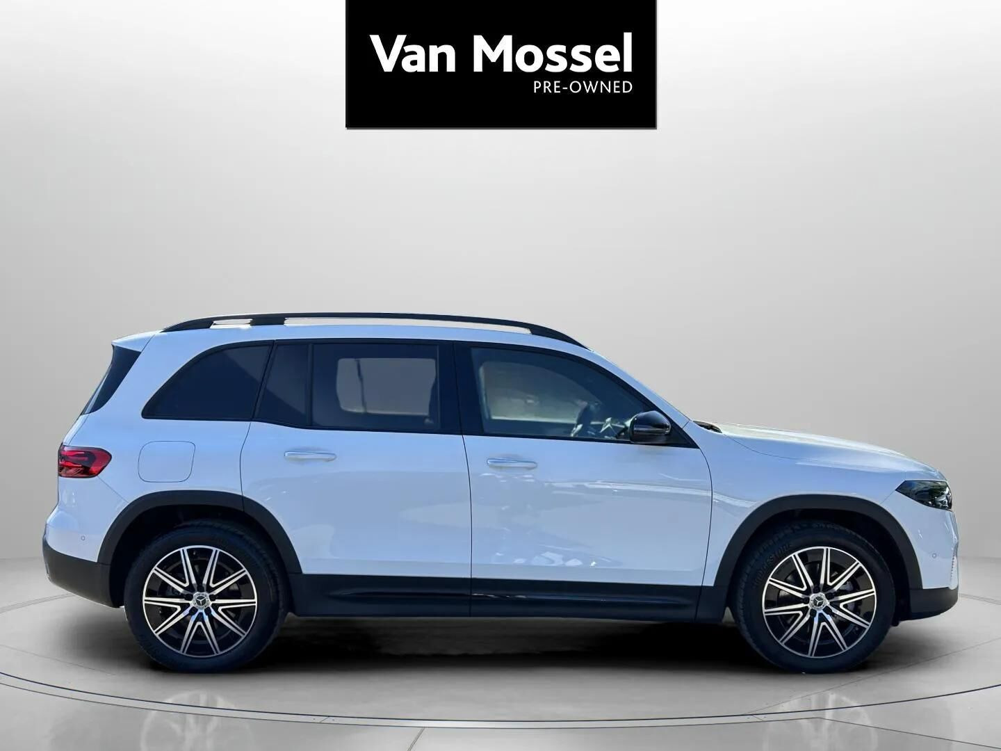 Hvid Mercedes EQB 250+ fra 2025