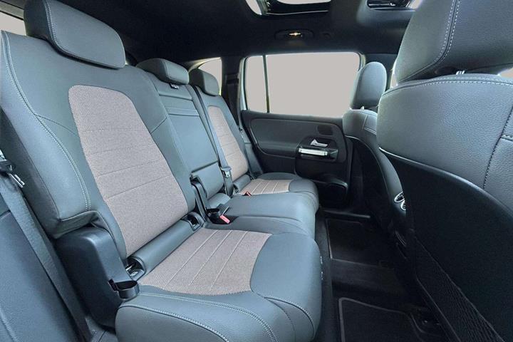Hvid Mercedes EQB 250+ fra 2025