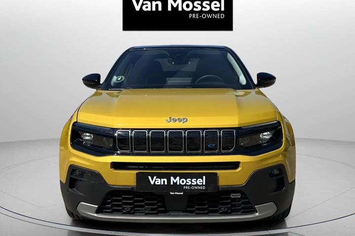Gul Jeep Avenger fra 2023