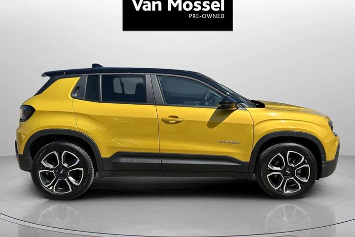 Gul Jeep Avenger fra 2023