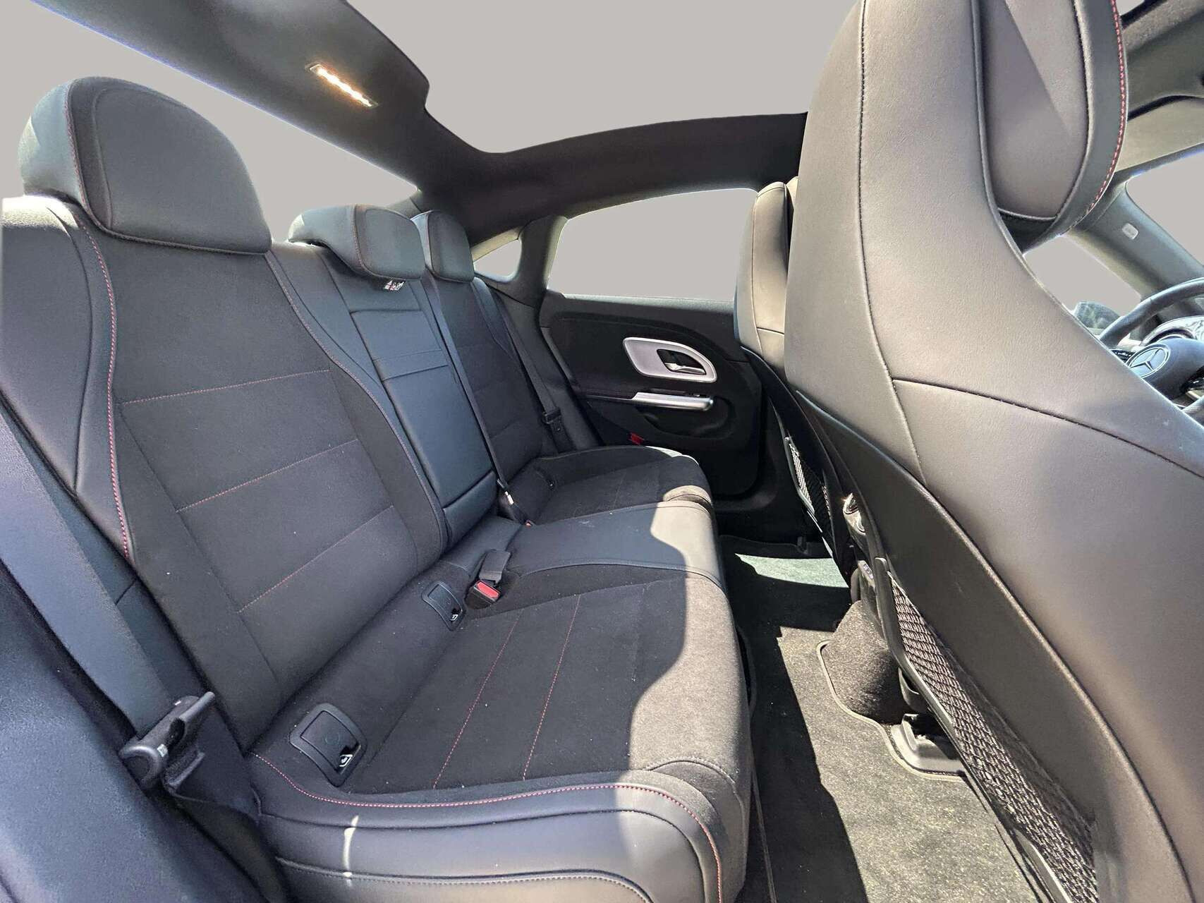 Sort Mercedes CLA250+ fra 2025