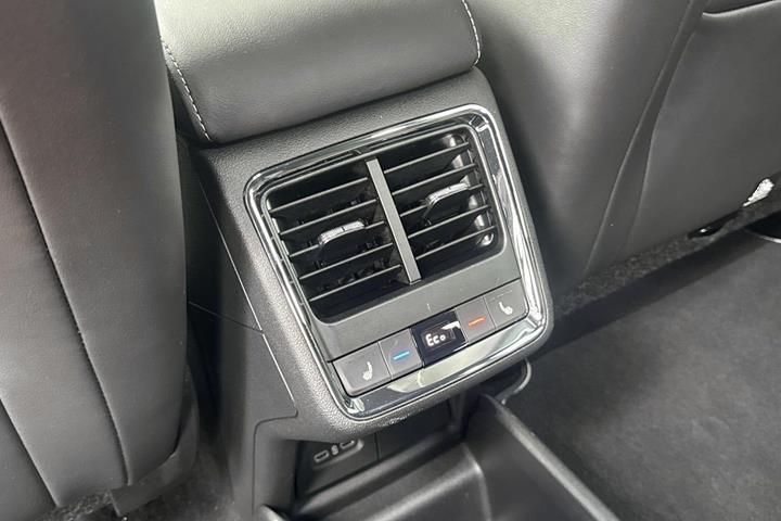 Grå Skoda Enyaq fra 2025