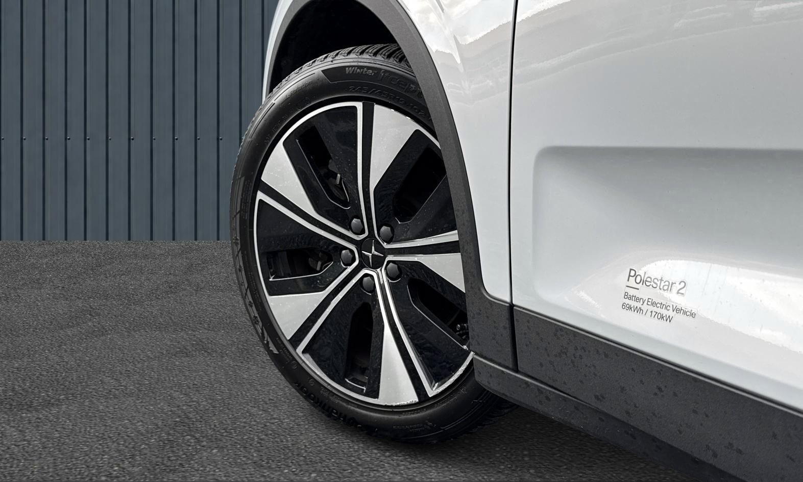 Hvid Polestar 2 fra 2023