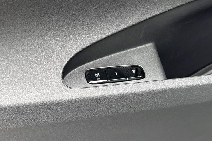 Hvid Polestar 2 fra 2023