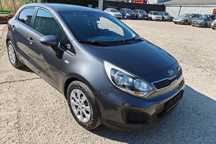 Gul Kia Rio fra 2014