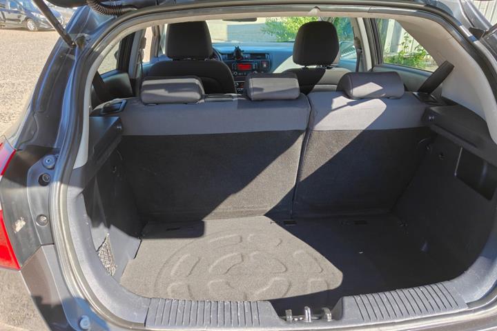 Gul Kia Rio fra 2014