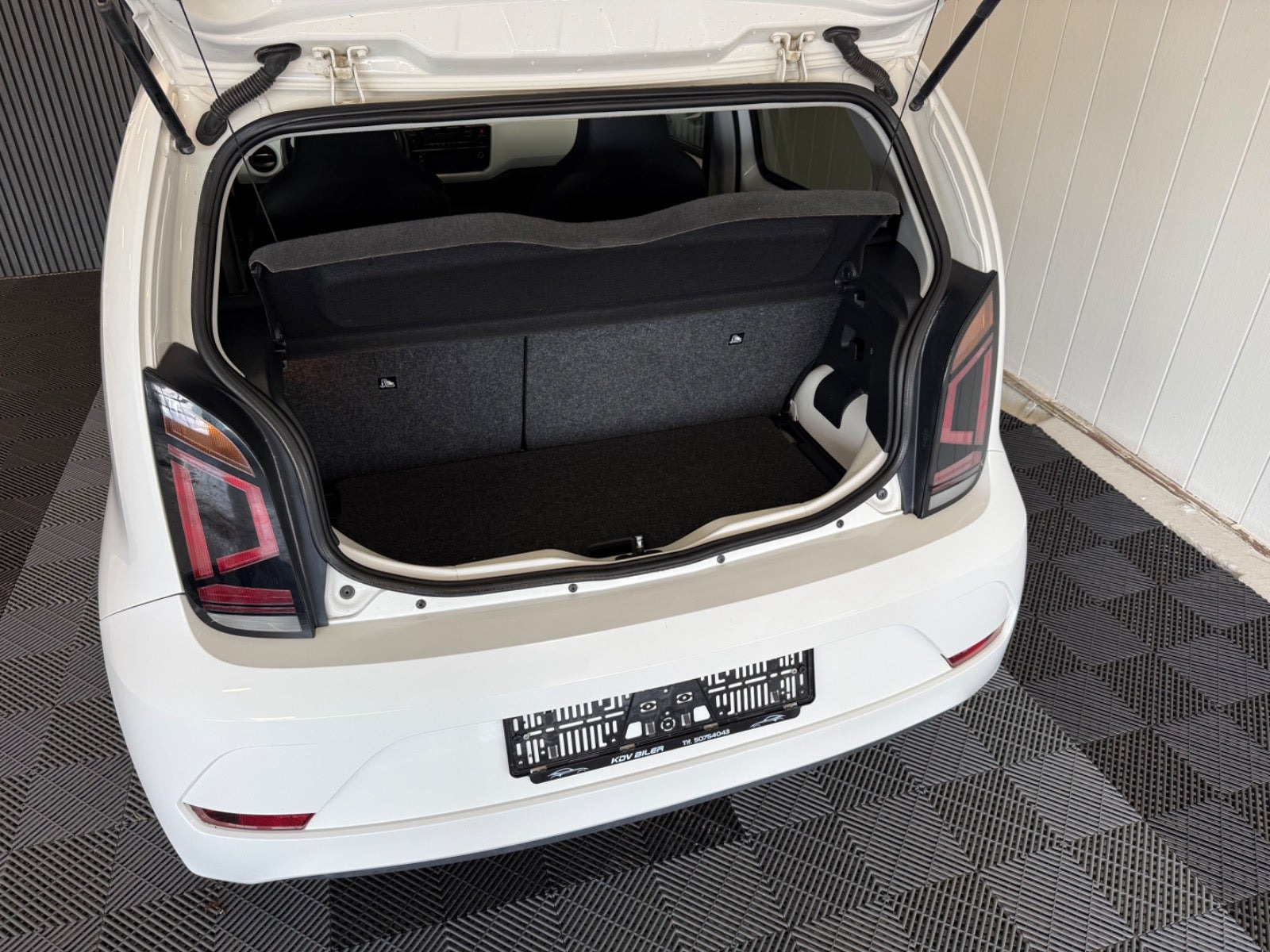 Hvid VW UP! fra 2018