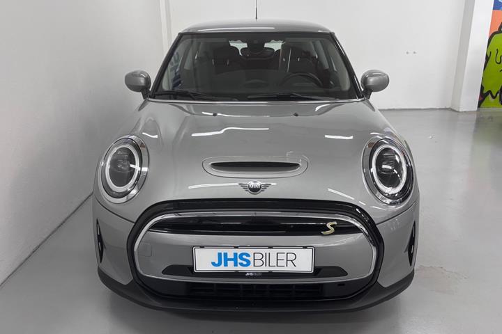 Sølv Mini Cooper SE fra 2023