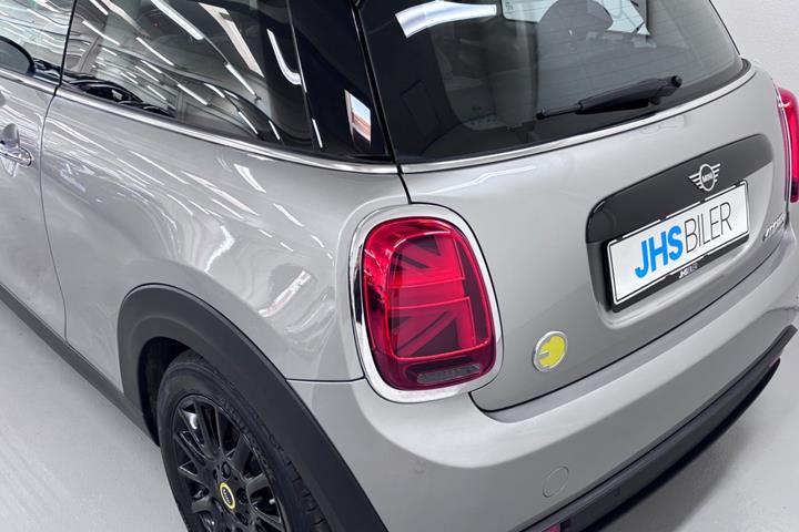 Sølv Mini Cooper SE fra 2023