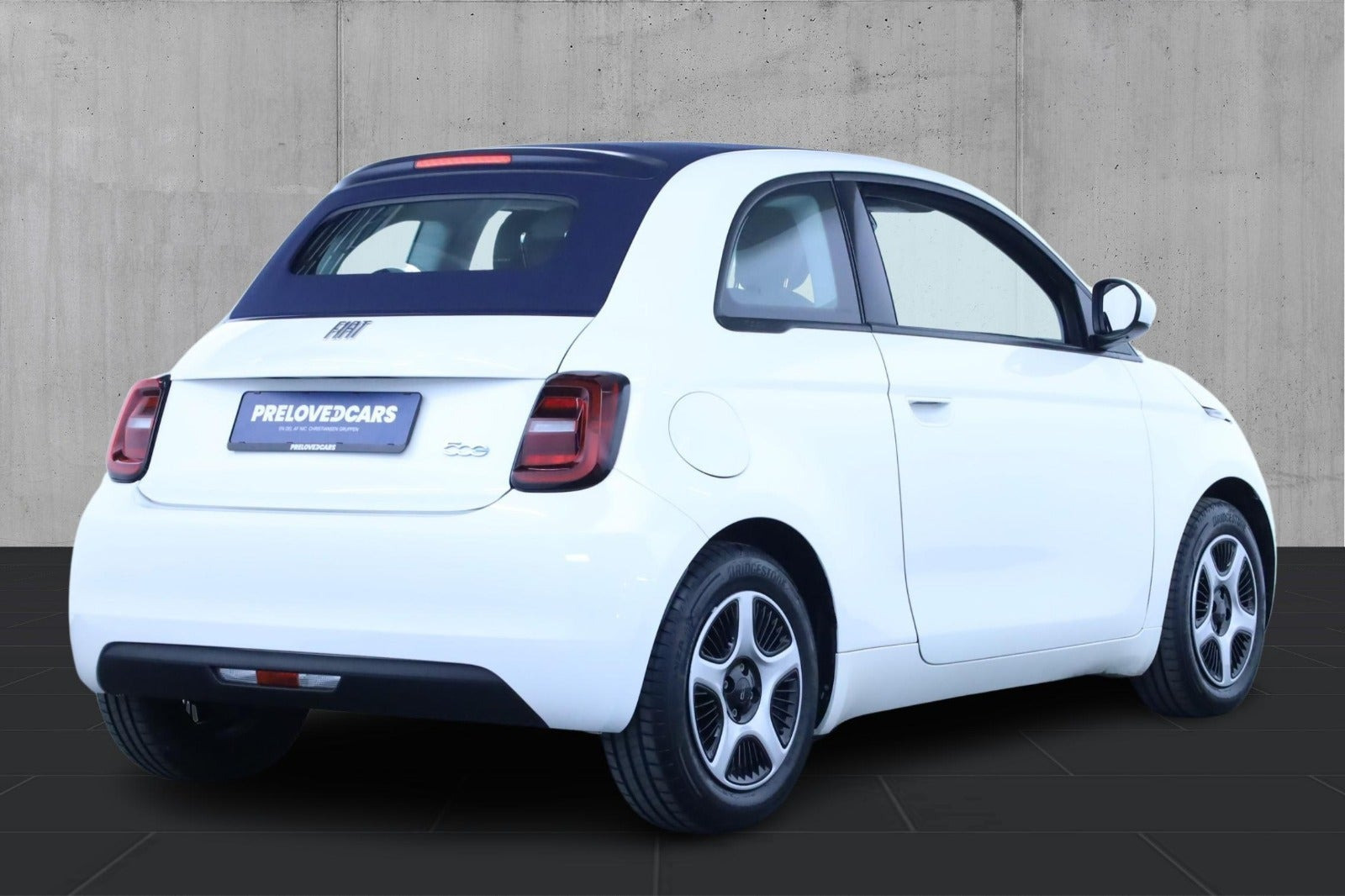 Hvid Fiat 500e fra 2021