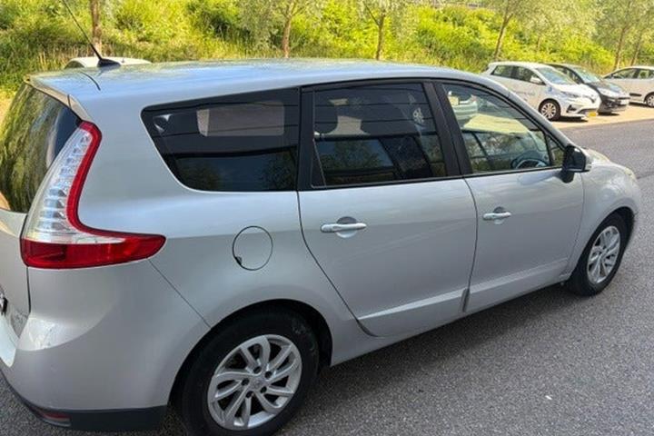 undefined Renault Grand Scenic III fra 2011