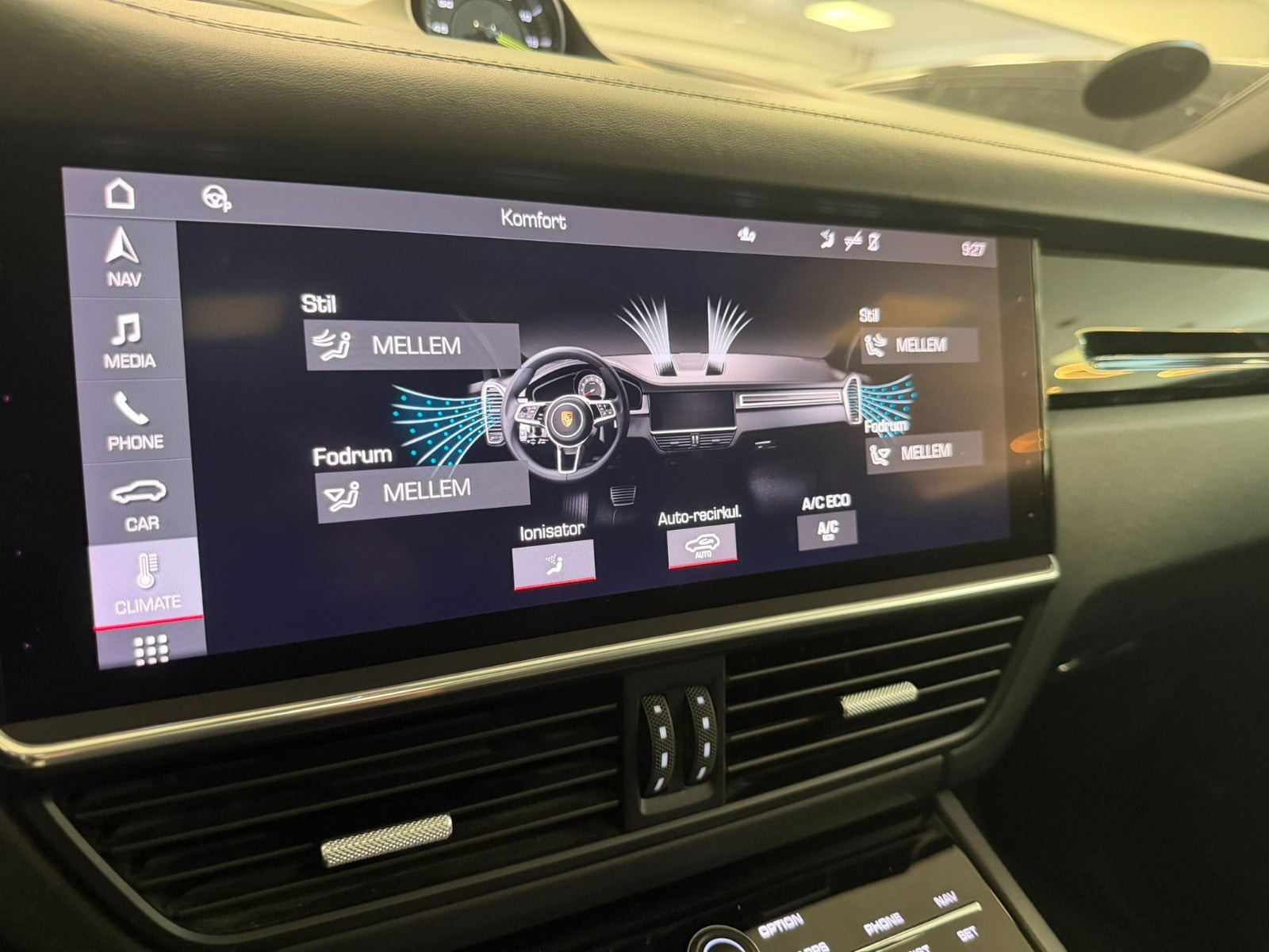 Grå Porsche Cayenne fra 2020