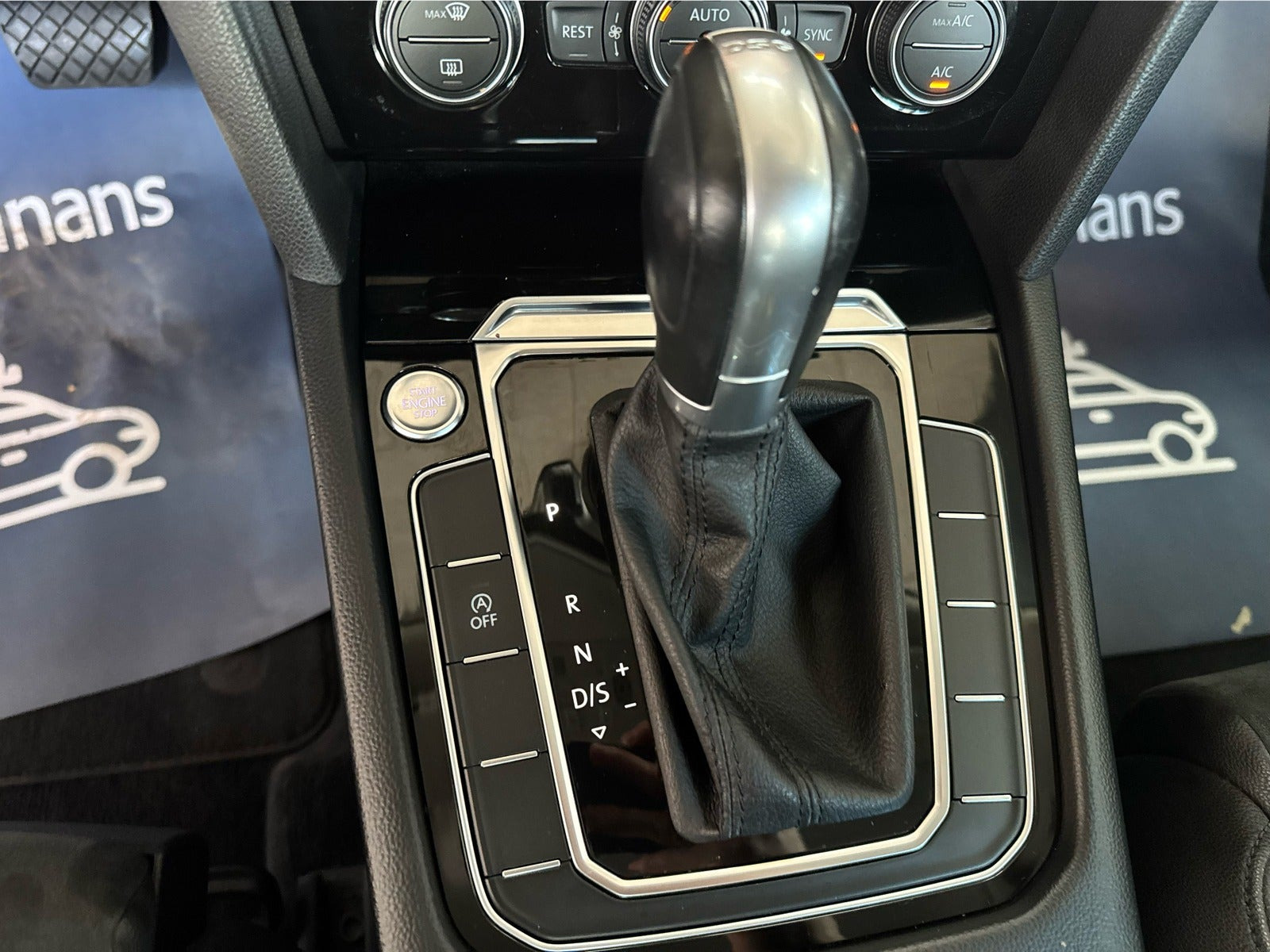 Sort VW Passat fra 2016