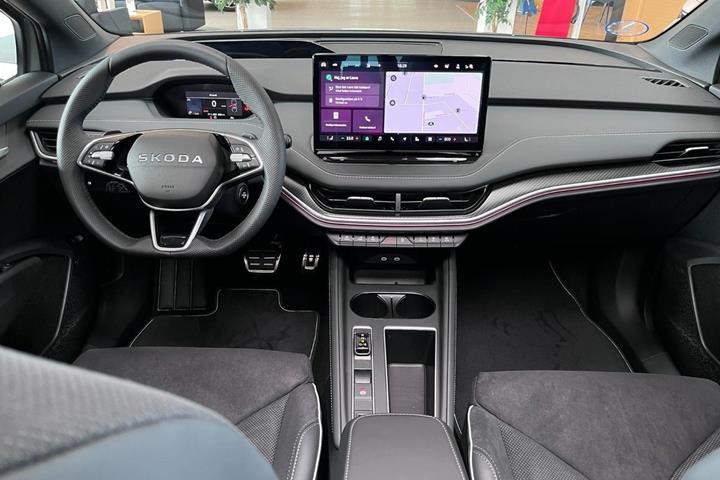 Sort Skoda Enyaq fra 2026
