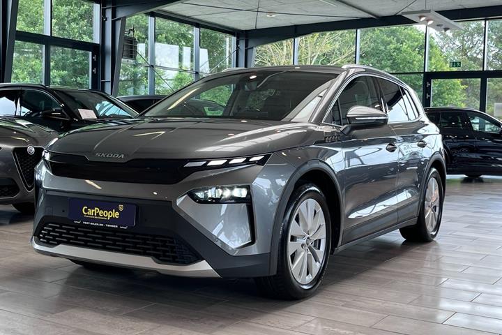 Grå Skoda Elroq fra 2025 set udefra
