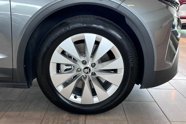 Grå Skoda Elroq fra 2025