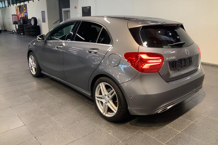 Grå Mercedes A200 fra 2017