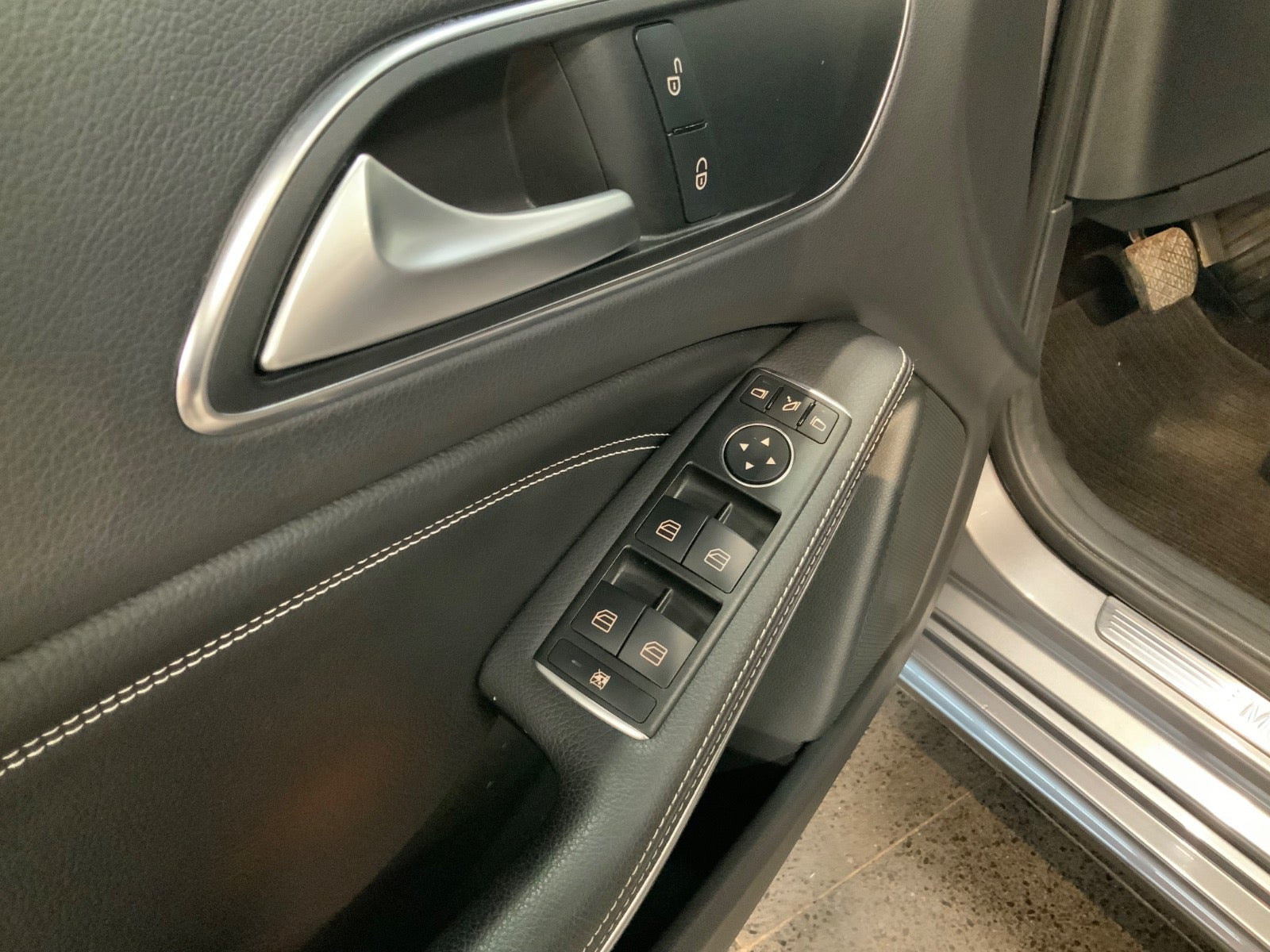 Grå Mercedes A200 fra 2017