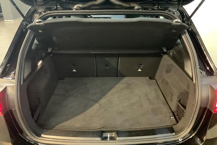 Sort Mercedes B200 d fra 2022