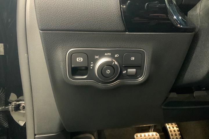 Sort Mercedes B200 d fra 2022