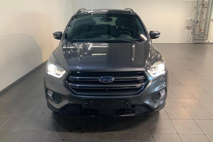 Grå Ford Kuga fra 2018