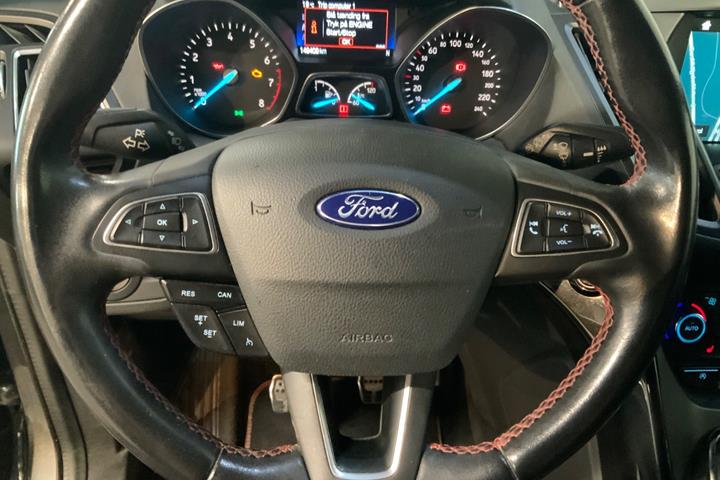 Grå Ford Kuga fra 2018