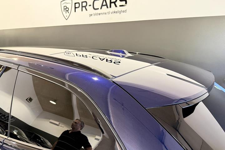 Blå BMW i5 fra 2024