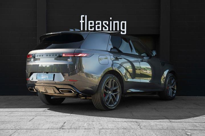 Grå Land Rover Range Rover sport fra 2022